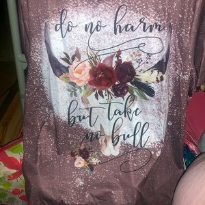 Flowing lavender and white top Do No Harm Take No Bull 2x very comfee material